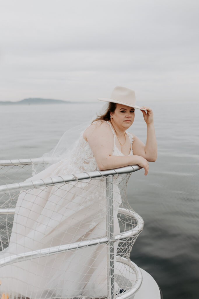 Bridal Portraits, Boat wedding, 