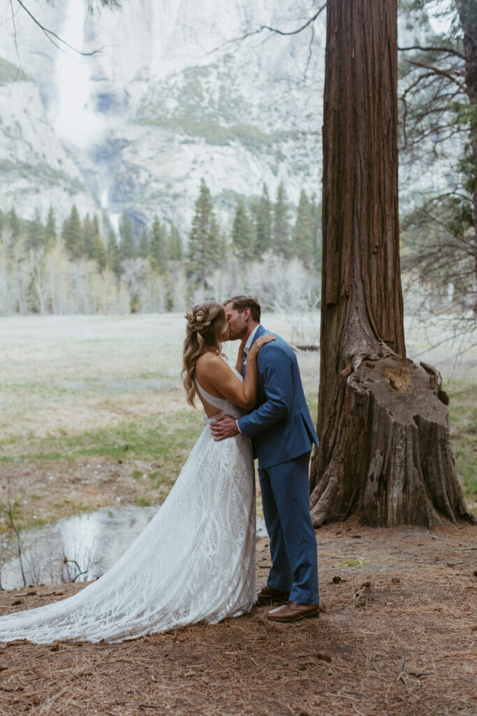 Yosemite Elopement Photographer, Yosemite Wedding Photographer, Northern California Wedding Photographer, Adventure Elopement, Yosemite Weddings, Yosemite Elopement Photographer, Nature Lovers, Intimate Wedding Photographer, Intimate Yosemite photographer, Couples elopement in Yosemite, Yosemite Ceremony,