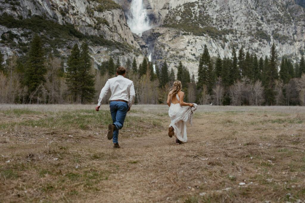 Yosemite Elopement Photographer, Yosemite Wedding Photographer, Northern California Wedding Photographer, Adventure Elopement, Yosemite Weddings, Yosemite Elopement Photographer, Nature Lovers, Intimate Wedding Photographer, Intimate Yosemite photographer, Couples elopement in Yosemite,