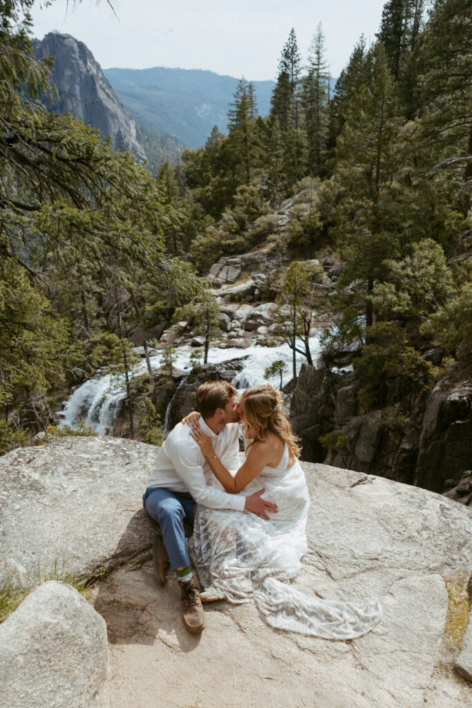 Yosemite Elopement Photographer, Yosemite Wedding Photographer, Northern California Wedding Photographer, Adventure Elopement, Yosemite Weddings, Yosemite Elopement Photographer, Nature Lovers, Intimate Wedding Photographer, Intimate Yosemite photographer, Couples elopement in Yosemite,