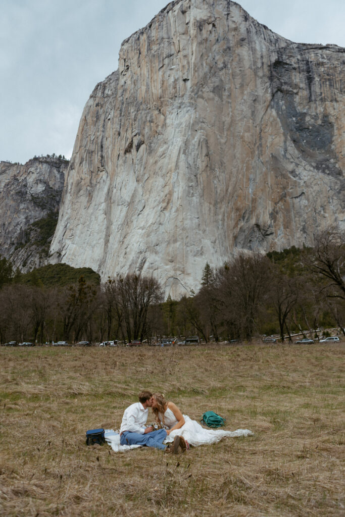 Yosemite Elopement Photographer, Yosemite Wedding Photographer, Northern California Wedding Photographer, Adventure Elopement, Yosemite Weddings, Yosemite Elopement Photographer, Nature Lovers, Intimate Wedding Photographer, Intimate Yosemite photographer, Couples elopement in Yosemite,
