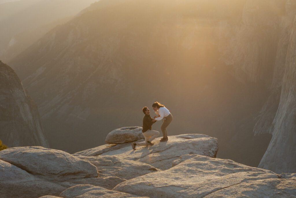 Yosemite Proposal, Taft Point Proposal, Surprise Proposal In Yosemite National Park, How to propose in Yosemite, Yosemite Proposal Photographer, taft Point Proposal Photographer, 
