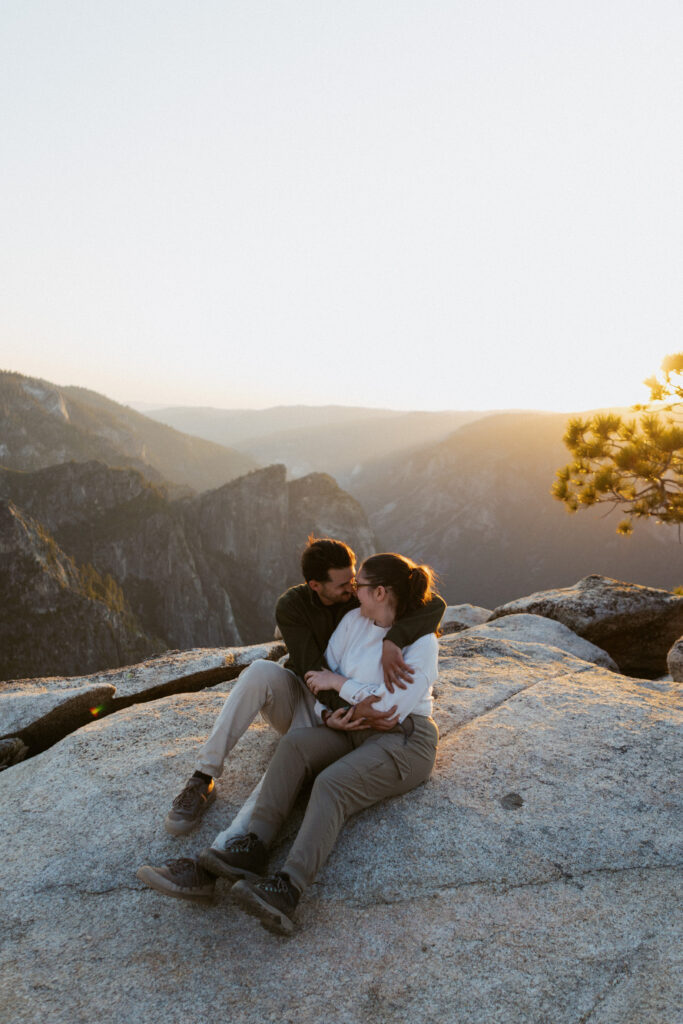 Yosemite Proposal, Taft Point Proposal, Surprise Proposal In Yosemite National Park, How to propose in Yosemite, Yosemite Proposal Photographer, taft Point Proposal Photographer, 
