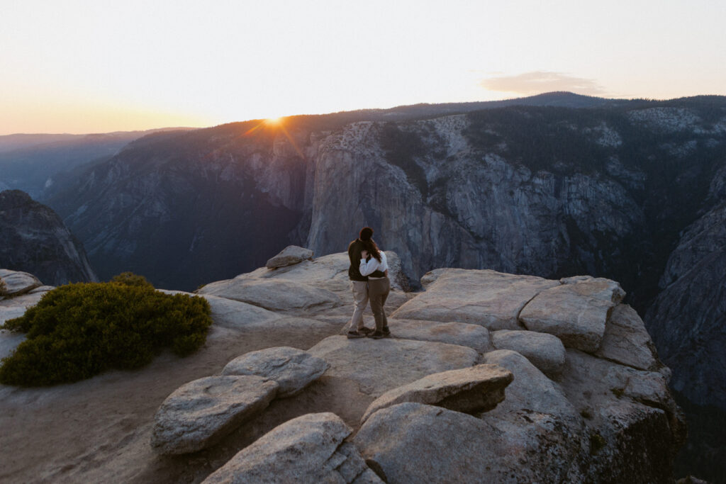Yosemite Proposal, Taft Point Proposal, Surprise Proposal In Yosemite National Park, How to propose in Yosemite, Yosemite Proposal Photographer, taft Point Proposal Photographer, 