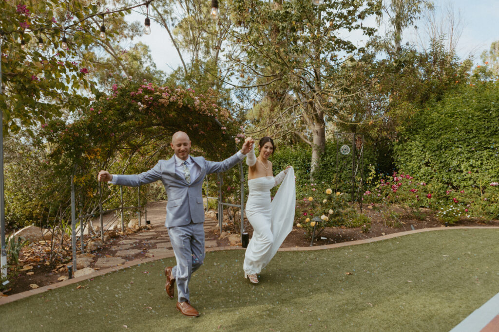 Alta Vista Botanical Gardens Wedding, Vista Wedding Photographer, California wedding photographer, San Diego Wedding Photographer, Garden Weddings,