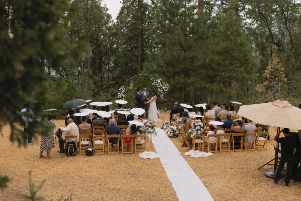 Yosemite Wedding Photographer, Wedding Venues in Yosemite, How to get married in Yosemite, Where to get married in Yosemite, Rush creek Lodge, Firefall Ranch , Evergreen Lodge, 