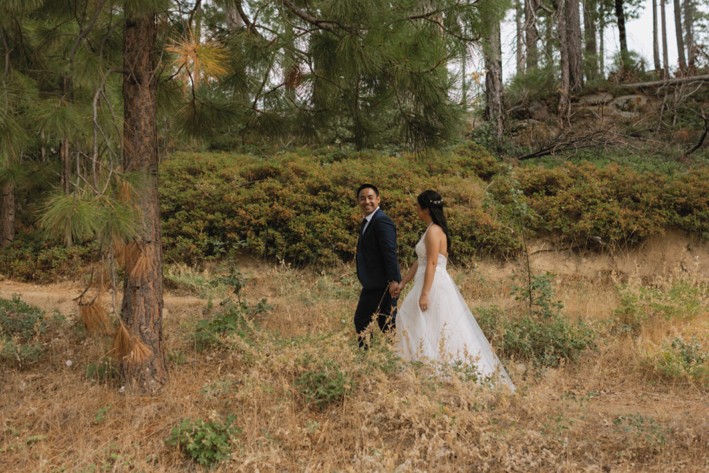 Yosemite Wedding Photographer, Wedding Venues in Yosemite, How to get married in Yosemite, Where to get married in Yosemite, Rush creek Lodge, Firefall Ranch , Evergreen Lodge, 
