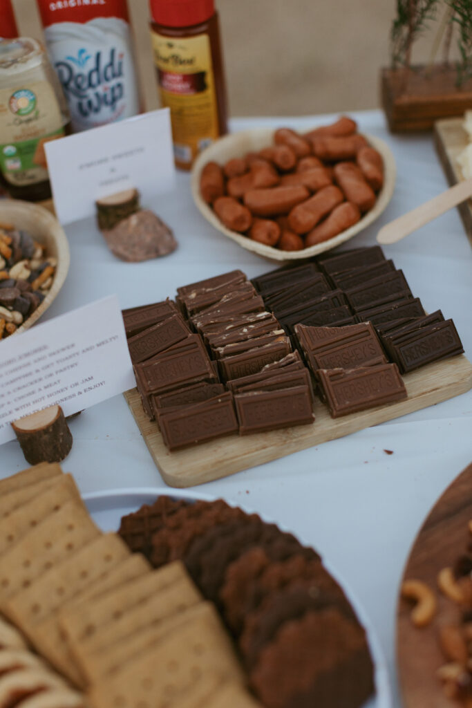 Dinner in the Desert In Lone Pine California, A Yosemite Elopement Photographer was there to Capture this National Park themed Intimate wedding Reception.