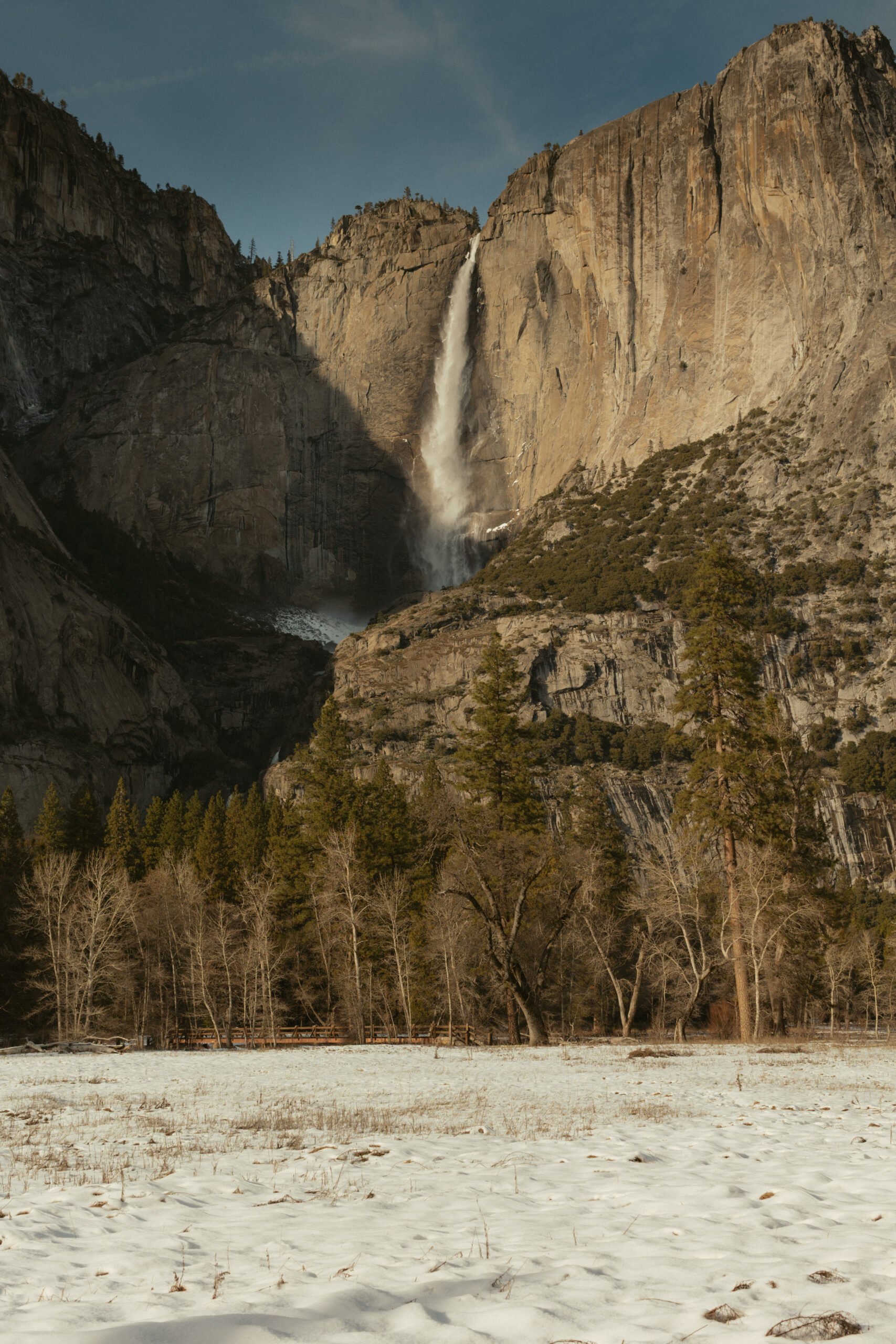 Yosemite National Photographer takes photos of Yosemite engagement sessions, Yosemite Proposals, Yosemite Weddings and Yosemite Elopements